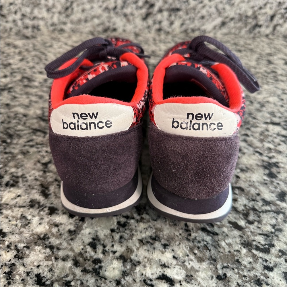 Women’s New Balance Sneakers - Picture 4 of 7